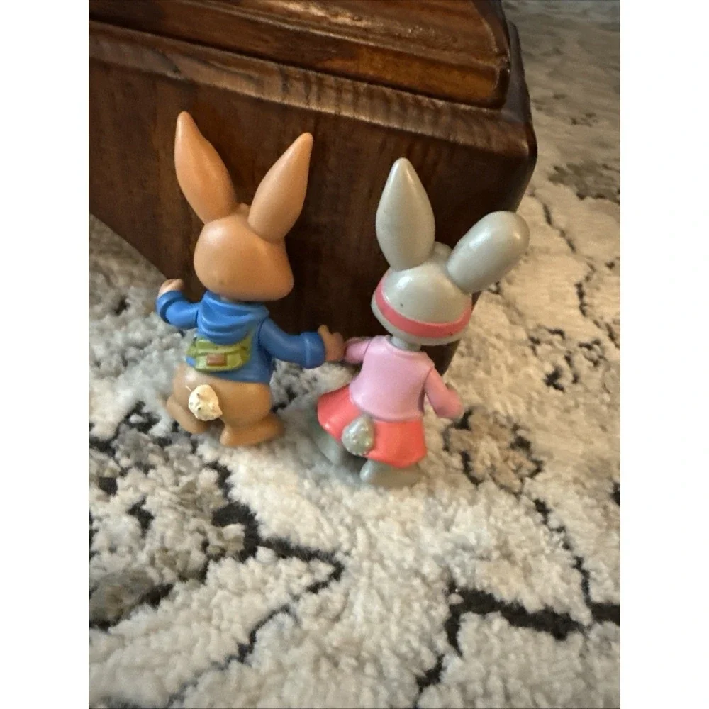 Peter Rabbit & Lily Bobtail Girl Bunny Figure Pvc Cake Topper Figurine